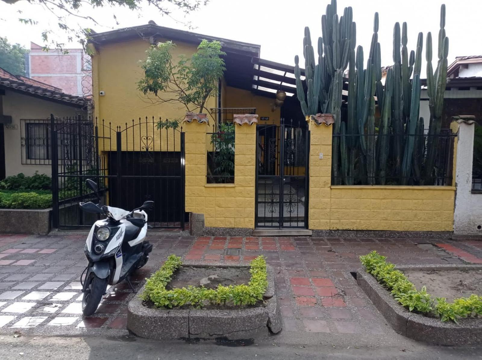 Yellow House Hostel Medellín Eksteriør billede